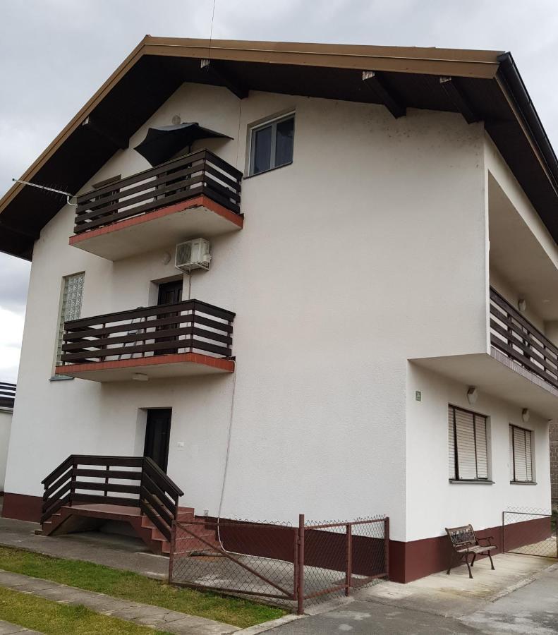 Apartman Atelier Karlovac Esterno foto